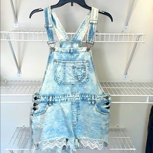 Overalls with lace